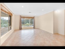 8 Knuckey Dr, Roleystone WA 6111, Australia