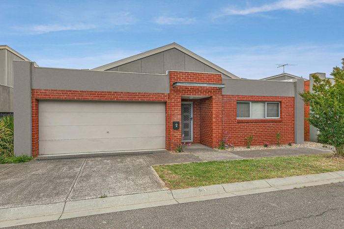 8 Lambourne Ln, Craigieburn VIC 3064, Australia