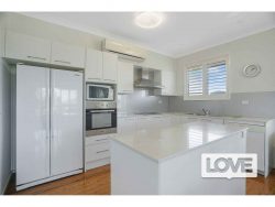 4 Emslie St, Charlestown NSW 2290, Australia