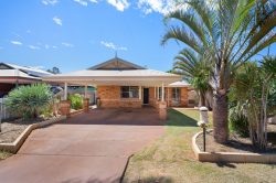 7A Tindals Cres, Hannans WA 6430, Australia