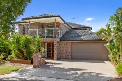 8 Williams Ln, Taylors Hill VIC 3037, Australia