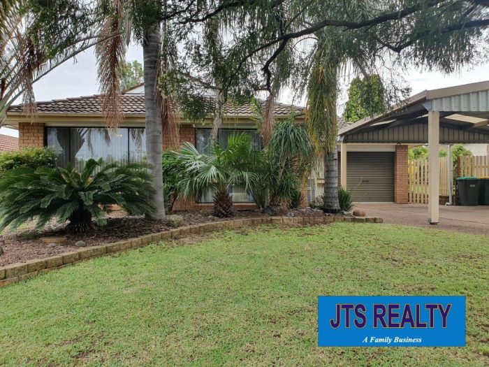 17 Woollybutt Way, Muswellbrook NSW 2333, Australia