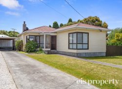 4 Seamew St, Claremont TAS 7011, Australia