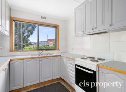 4 Seamew St, Claremont TAS 7011, Australia