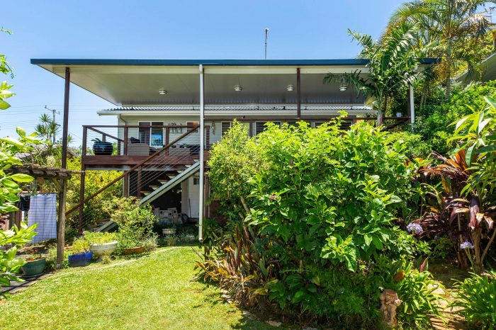 244 Benowa Rd, Benowa QLD 4217, Australia