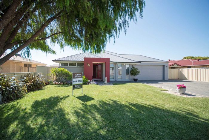 16 Mondrain Ave, Castletown WA 6450, Australia