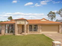 2 Emma Pl, Springfield Lakes QLD 4300, Australia