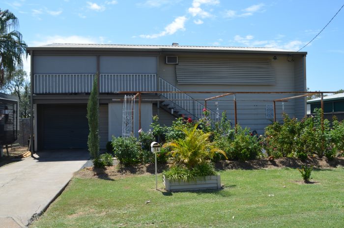 14 Fern St, Blackwater QLD 4717, Australia