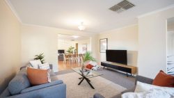 1 Gould Ave, West Albury NSW 2640, Australia