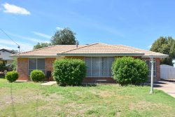 12 Loren Ave, Moree NSW 2400, Australia