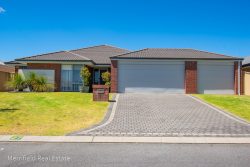 27 Notley St, Yakamia WA 6330, Australia