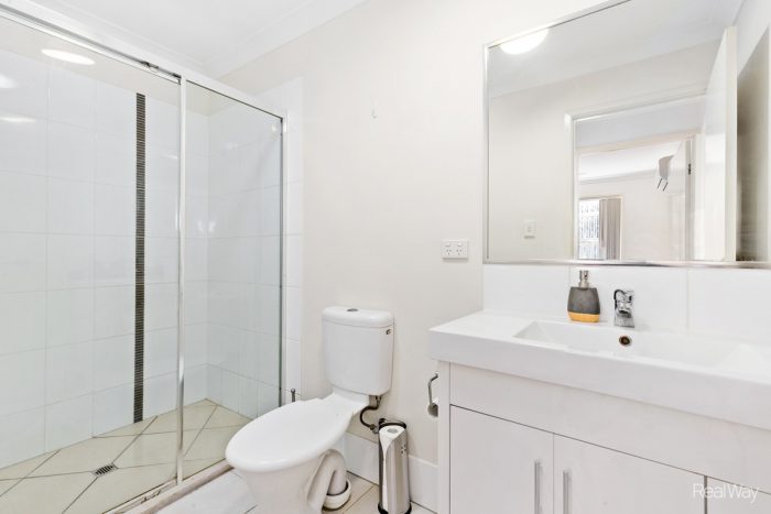 Unit 3/50 Arthur St, Gracemere QLD 4702, Australia