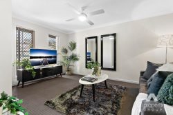 45 Frankland Ave, Waterford QLD 4133, Australia