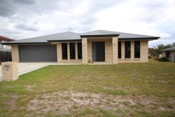 10 Lavena Ct, Stanthorpe QLD 4380, Australia