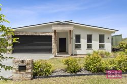 15 Carinya Cres, Narrawallee NSW 2539, Australia