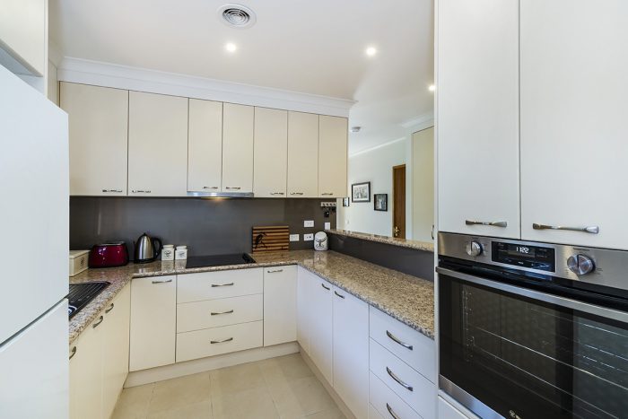 1/3 Roberts St, Hamilton VIC 3300, Australia