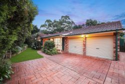 6 Inverness Cl, Green Point NSW 2251, Australia