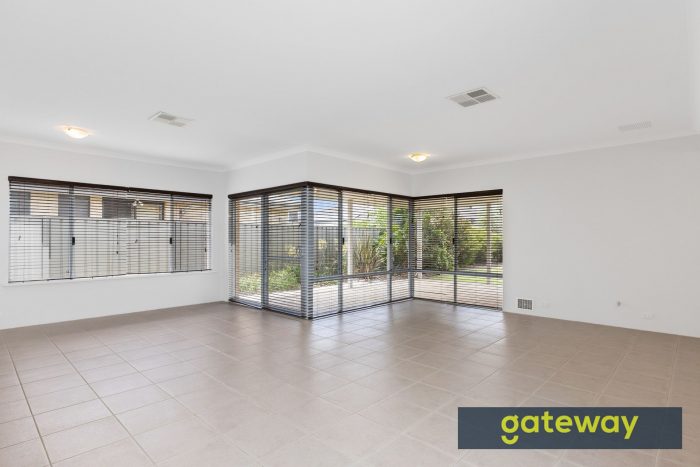 92 Princeton Cct, Aubin Grove WA 6164, Australia