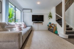 226 Cheltenham Dr, Robina QLD 4226, Australia