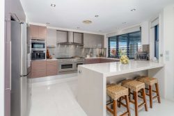 2154 Beaufort Way, Hope Island QLD 4212, Australia