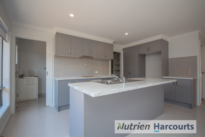 48 Henry St, Koo Wee Rup VIC 3981, Australia