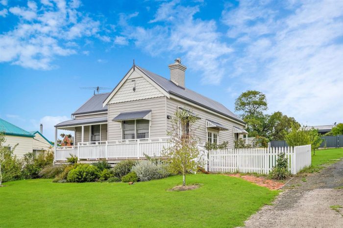 63 Murray St, Casterton VIC 3311, Australia