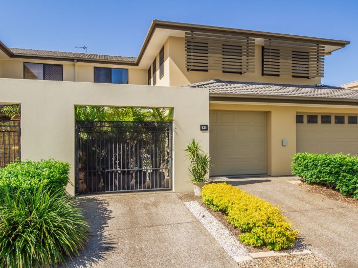 121/136 Palm Meadows Dr, The Avenues, Carrara QLD 4211, Australia