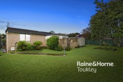 8 Paul Pl, Gorokan NSW 2263, Australia