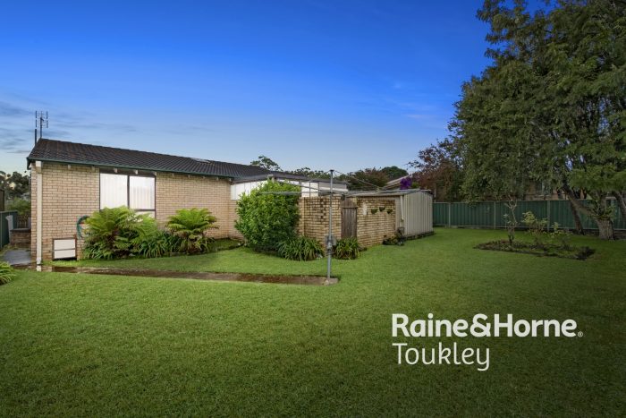 8 Paul Pl, Gorokan NSW 2263, Australia