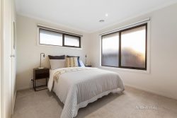 2/10 Roger St, Doncaster East VIC 3109, Australia