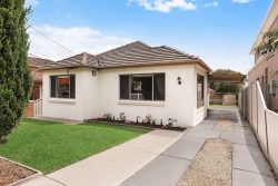 18 Bennett St, Kingsgrove NSW 2208, Australia