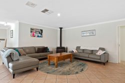 54 Country Rd, Pinjarra WA 6208, Australia