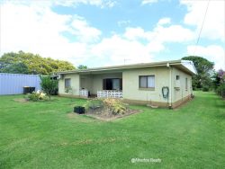 12 Elizabeth St, Tolga QLD 4882, Australia