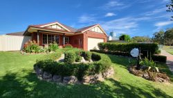 12 Emily Ct, Howlong NSW 2643, Australia