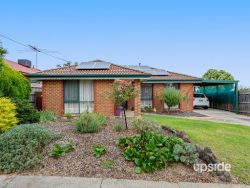 16 Geraldine Dr, Hampton Park VIC 3976, Australia