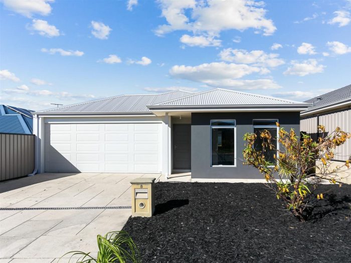 8 Giralia Gardens, Beeliar WA 6164, Australia