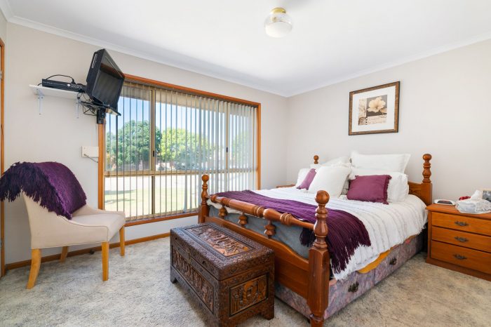 443 Romani Dr, Lavington NSW 2641, Australia