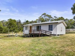 11 Noyes Rd, White Beach TAS 7184, Australia