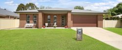 4 Ash Ave, Corowa NSW 2646, Australia