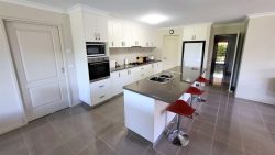 13 Sarah Ct, Howlong NSW 2643, Australia