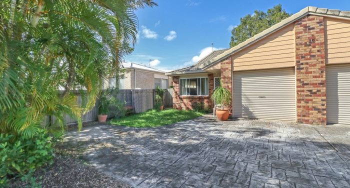 2/25 Menzies Dr, Pacific Paradise QLD 4564, Australia