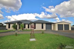 49 Southern Cross Dr, Dalby QLD 4405, Australia