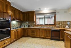 3 Yeovil Ct, Wheelers Hill VIC 3150, Australia