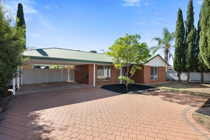 33 Longmore Parade, Broadwood WA 6430, Australia