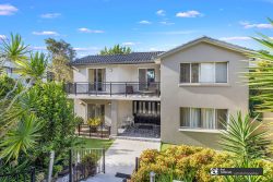 72 Hobart Pl, Illawong NSW 2234, Australia