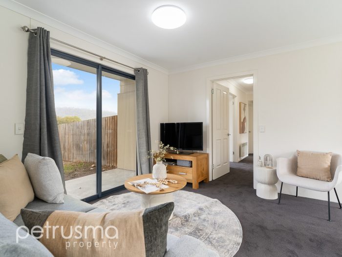 16 Husten Cir, New Norfolk TAS 7140, Australia