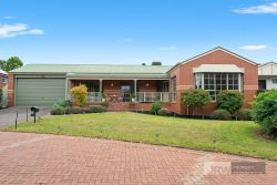 9 Briarwood Ct, Croydon VIC 3136, Australia