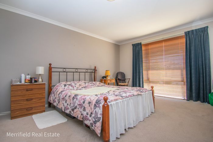 9 Notley St, Yakamia WA 6330, Australia