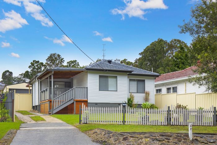 237 Pollock Ave, Wyong NSW 2259, Australia