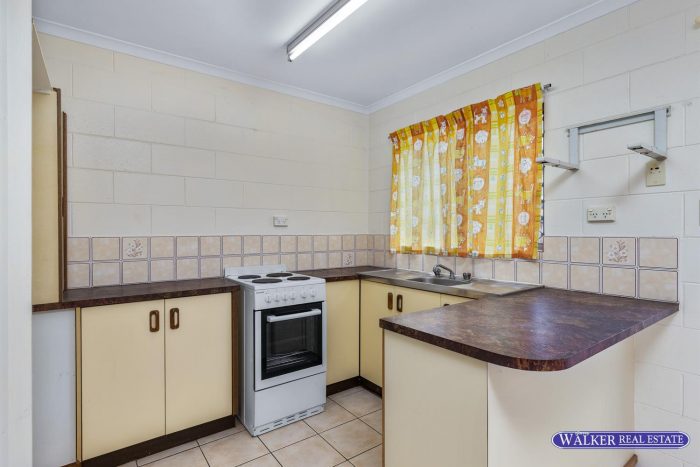 Unit 4/7 Rigg St, Woree QLD 4868, Australia